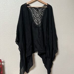 Black kimono with lace detail